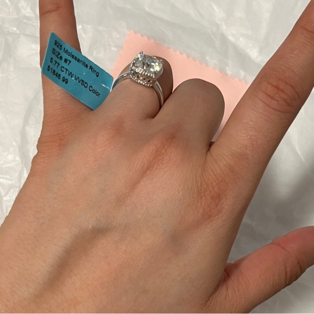925 Moissanite Ring - Size 7 - Picture 9 of 13